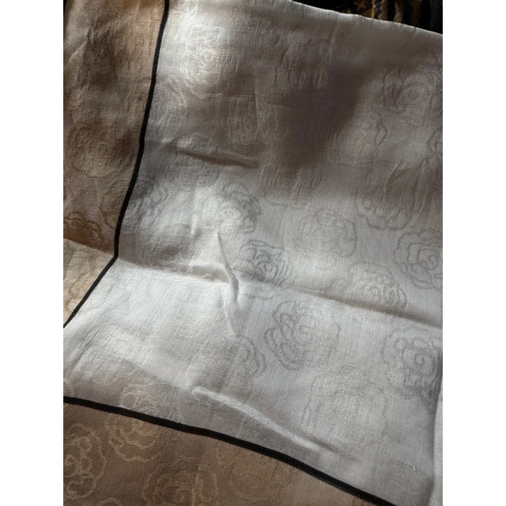 Women's Yves Saint Laurent Scarf One Size Beige White Floral